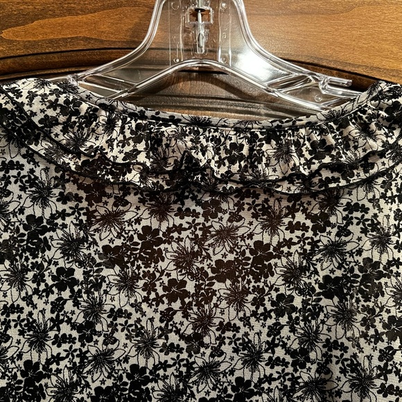 Women’s INC International Concept Black & White Blouse Size L - Picture 6 of 16